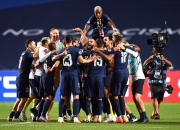 开云体育直播-包含赛场报道：法国队欧预赛豪取胜仗的词条