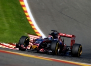 开云体育官网-包含索伯车队翻盘红牛车队，拉塞尔高光表现的词条