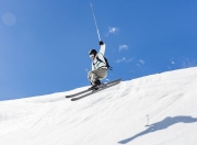 开云体育直播-广厦对阵新疆，布克主宰比赛走向，一己之力改写胜负天平