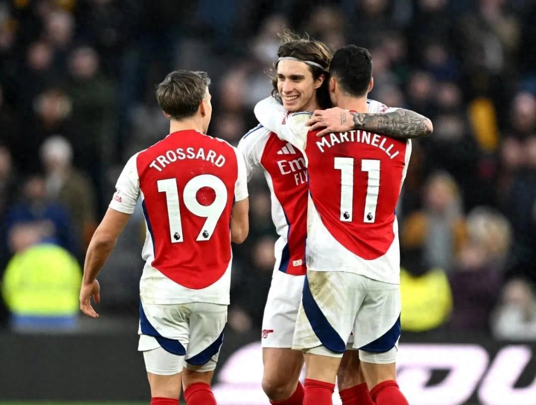 狼队客场逆转,赢得惊险胜利,保持不败纪录的简单介绍 狼队客场逆转,赢得惊险胜利,保持不败纪录的简单介绍