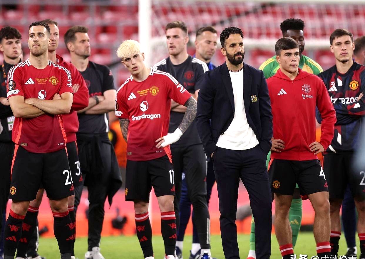 榜首之争:曼联力挫热刺笑纳3分的简单介绍 榜首之争:曼联力挫热刺笑纳3分的简单介绍