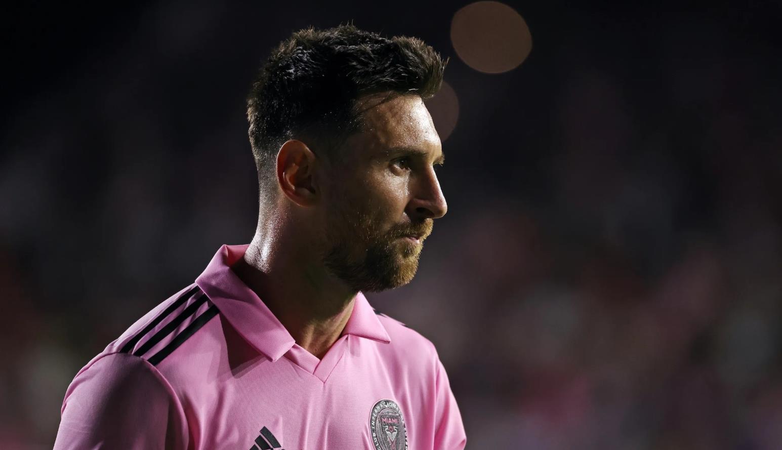 梅西所在的球队签下巴西前锋