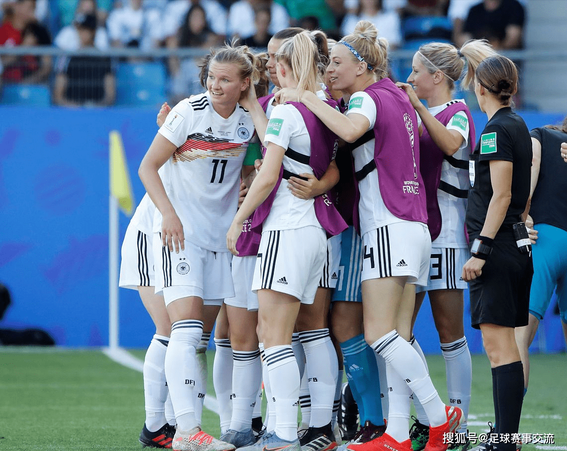 意大利女足队在比赛中取得胜利连连 意大利女足队在比赛中取得胜利连连