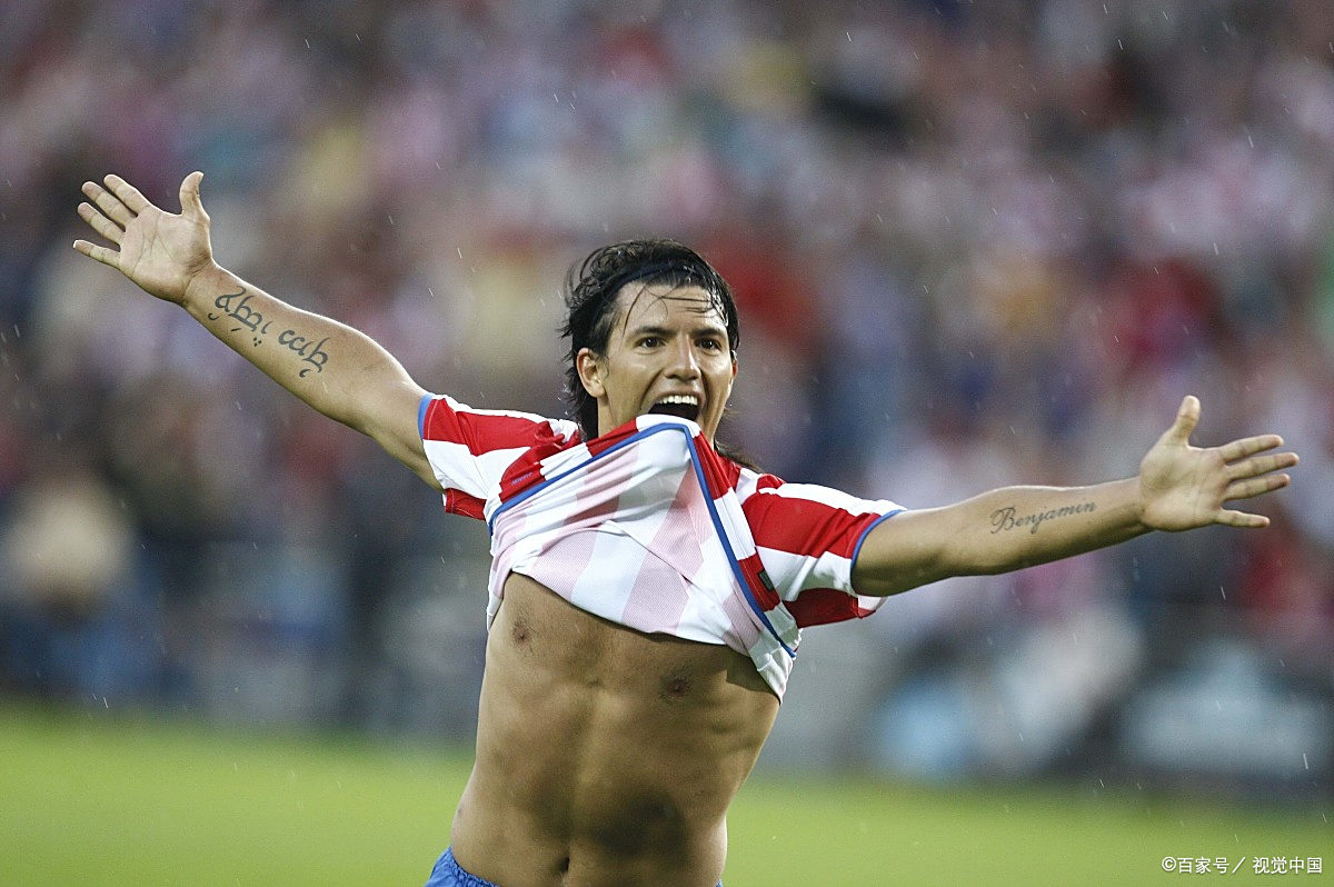 球员之间的较量让人脱口而出掌声 球员之间的较量让人脱口而出掌声