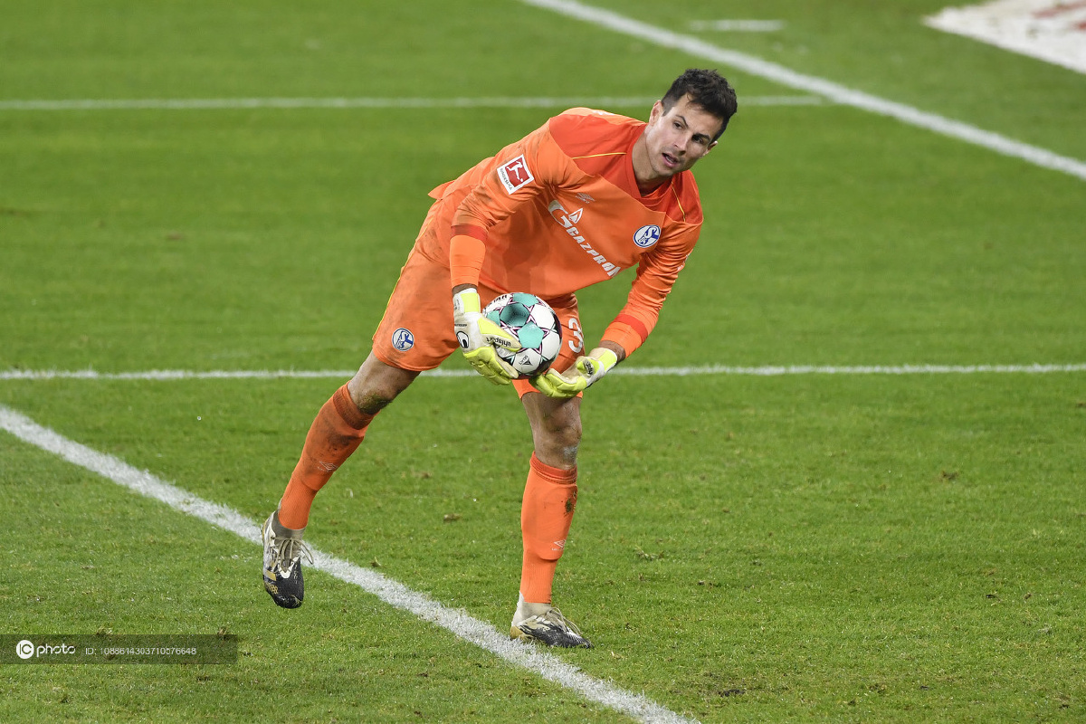 沙尔克客场平勒沃库森,暂时脱离保级区的简单介绍 沙尔克客场平勒沃库森,暂时脱离保级区的简单介绍