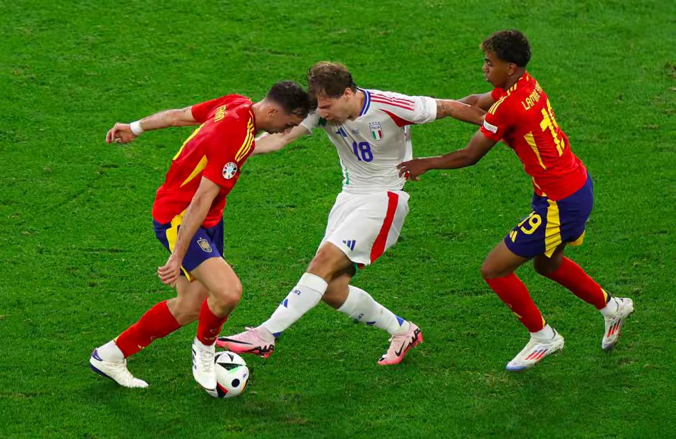 西班牙国家队稳扎稳打,轻松晋级下一轮的简单介绍 西班牙国家队稳扎稳打,轻松晋级下一轮的简单介绍