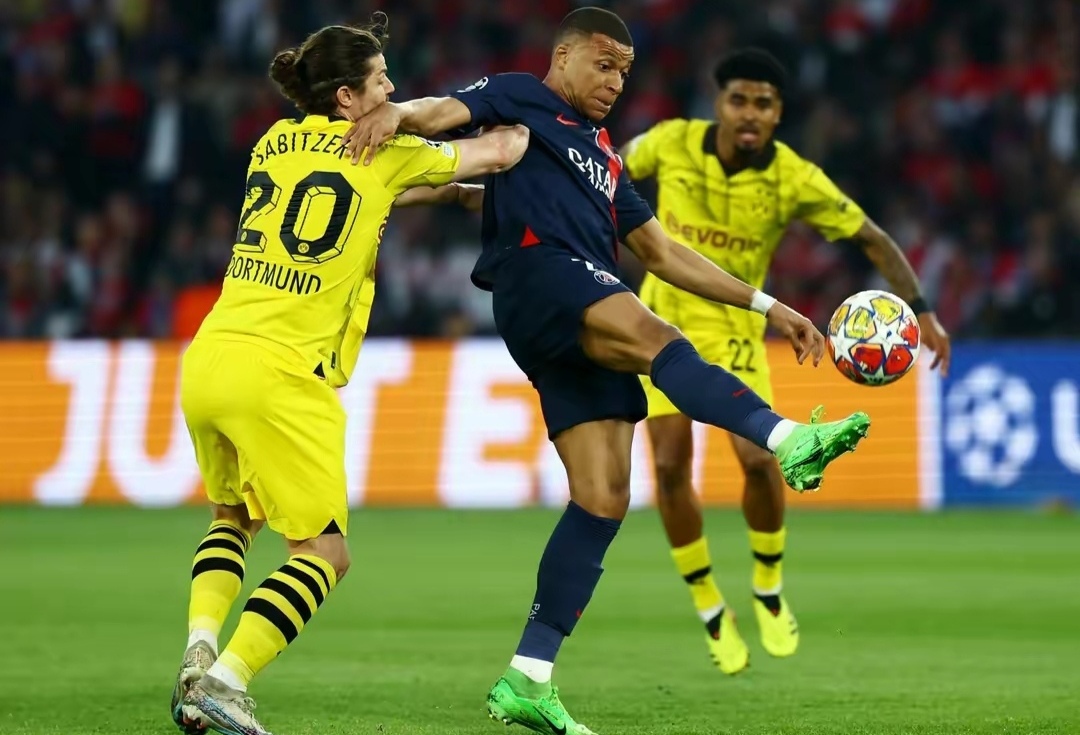 巴黎圣日耳曼客场失利,暂失领头羊地位的简单介绍 巴黎圣日耳曼客场失利,暂失领头羊地位的简单介绍