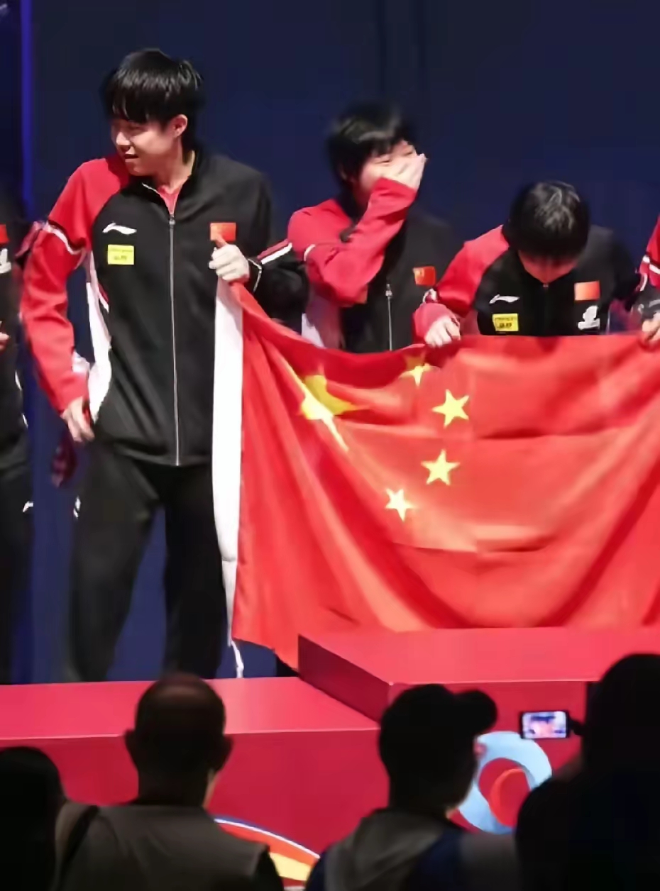 欢庆之夜!球队风采尽显,登上胜利之巅的简单介绍 欢庆之夜!球队风采尽显,登上胜利之巅的简单介绍