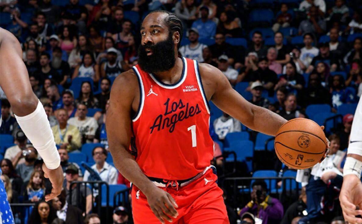 青岛队碾压魔术，哈登统治全场