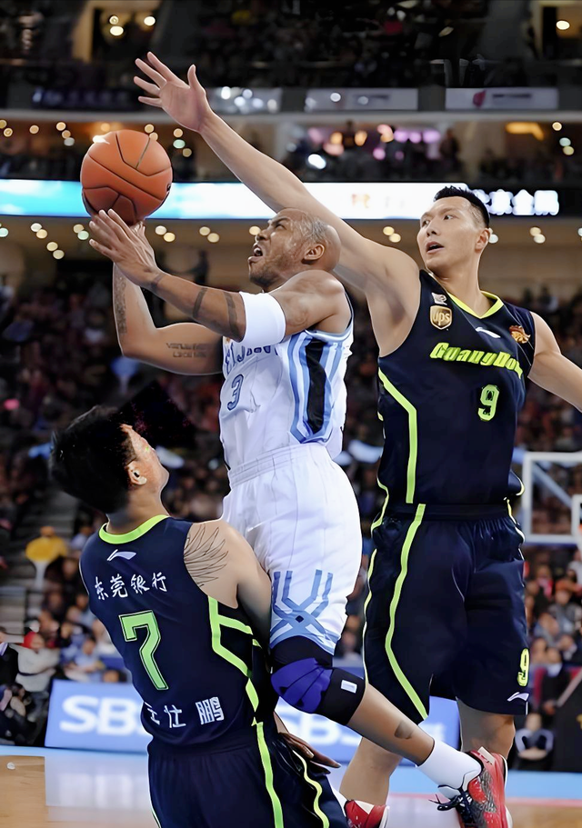 关于新疆队翻盘广东队,易建联关键制胜的信息 关于新疆队翻盘广东队,易建联关键制胜的信息