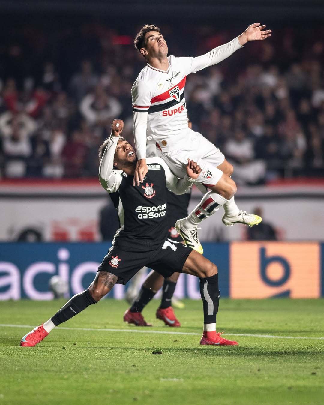 迈凯伦绝杀梅赛德斯,阿隆索关键制胜的简单介绍 迈凯伦绝杀梅赛德斯,阿隆索关键制胜的简单介绍