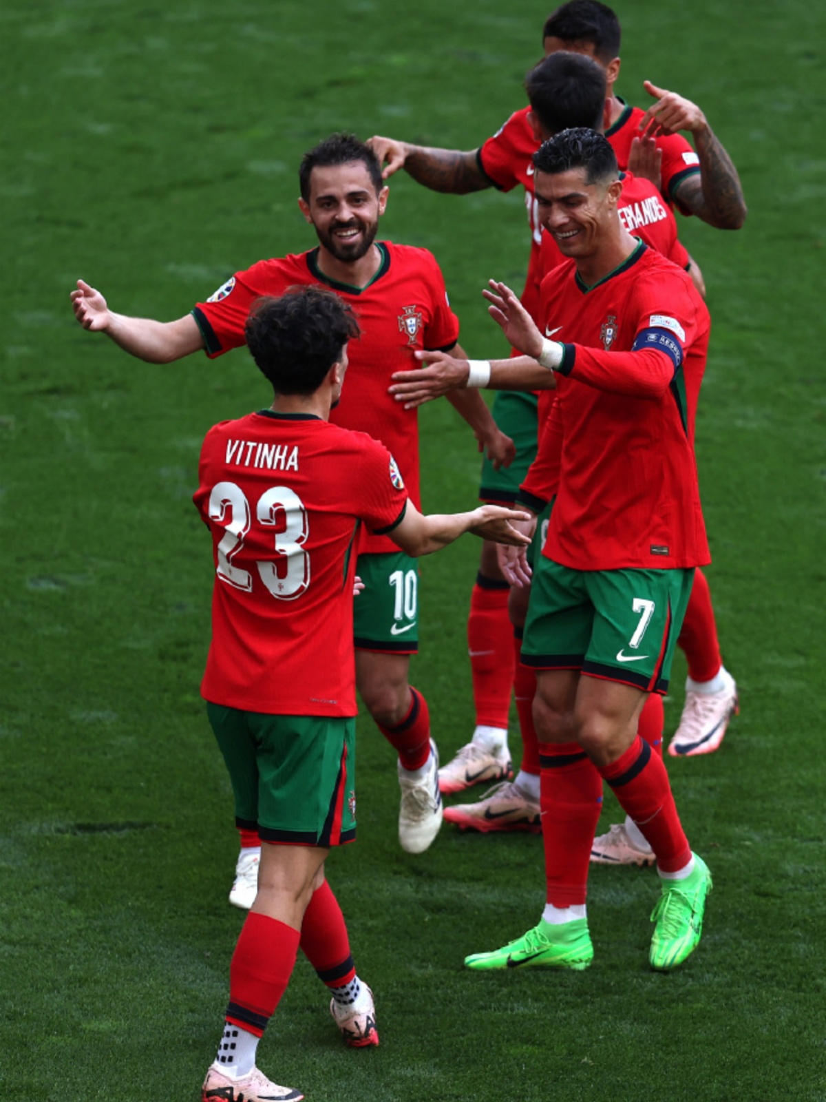 包含葡萄牙逆转哥伦比亚,内马尔扛起全队的词条 包含葡萄牙逆转哥伦比亚,内马尔扛起全队的词条