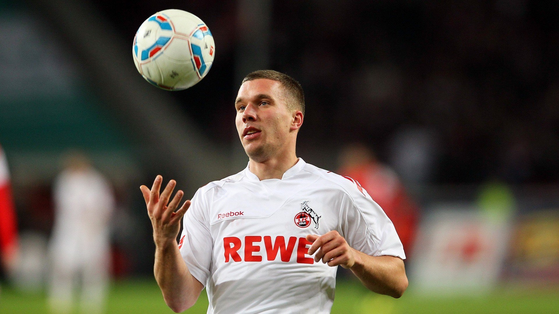 加维存在感拉满，突尼斯与里昂的战术博弈，一场现代足球的微观实验